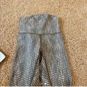High rise Lululemon leggings w pattern